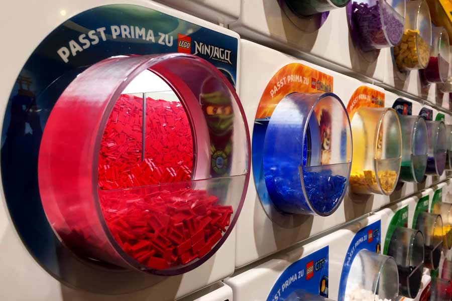 LEGO-pick-a-brick
